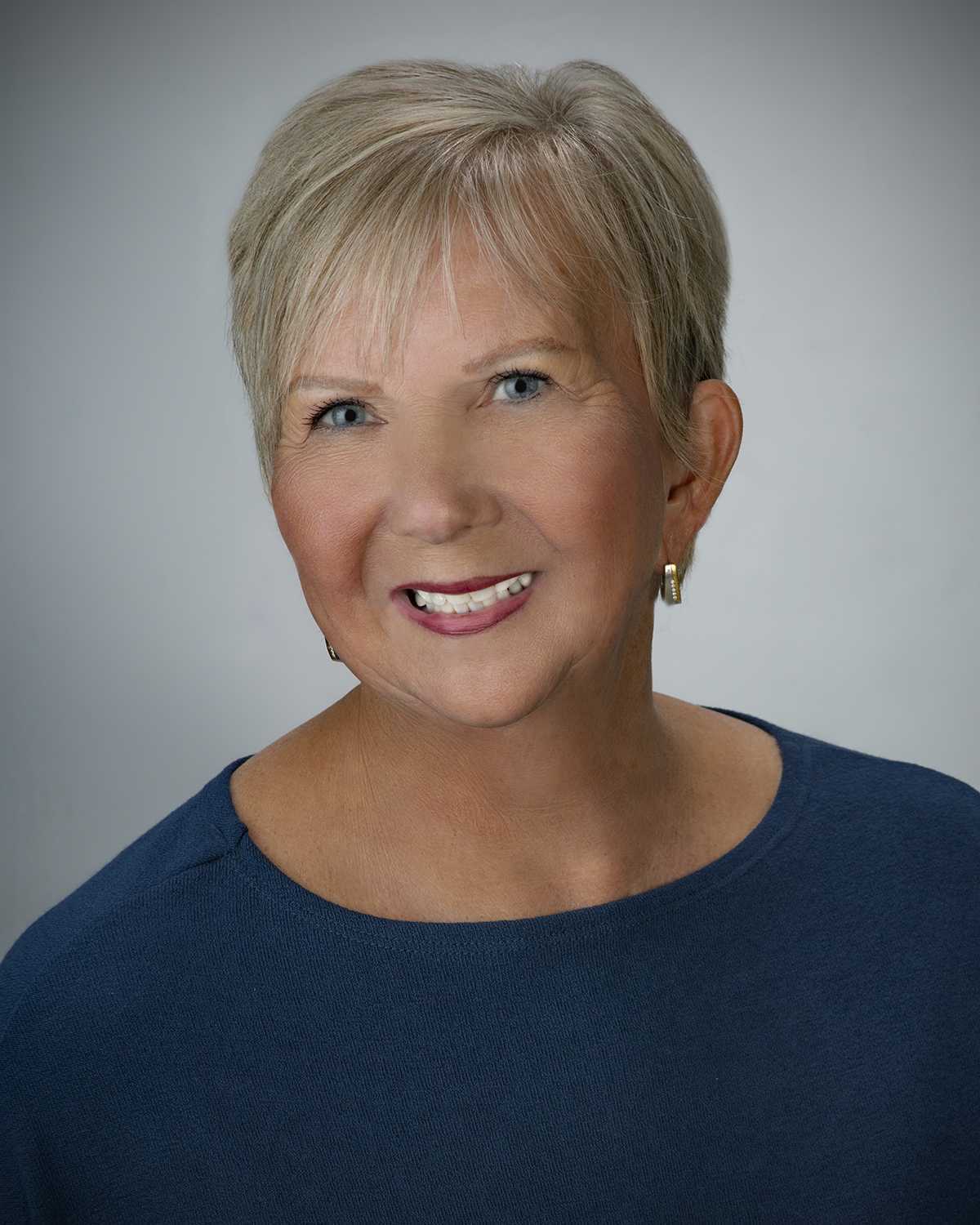 photohires_ABC7116 author photo